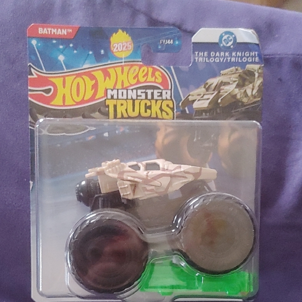 Hot Wheels Batman Monster Truck - Black and Cream